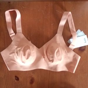 NWT Knix V-neck 32D - 34C/D